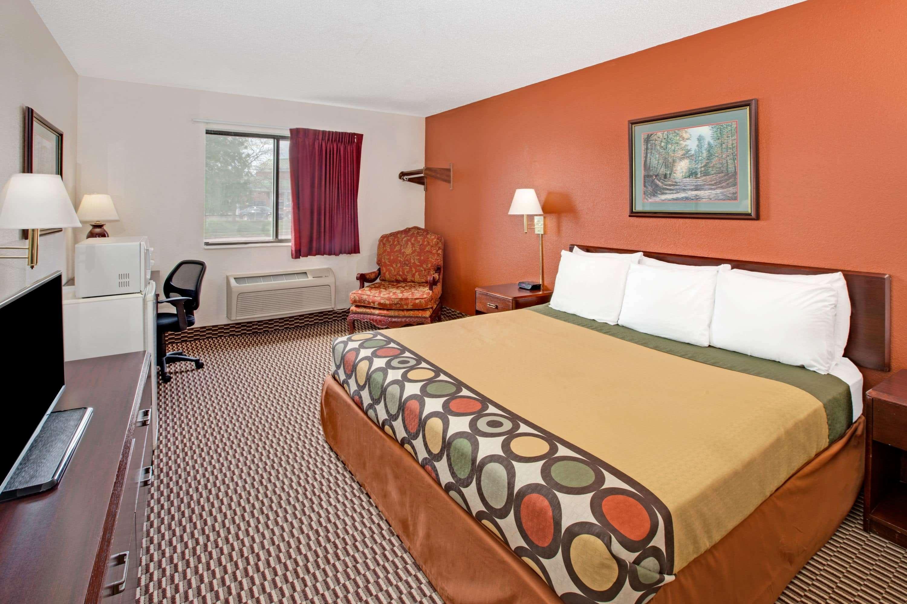 Super 8 By Wyndham Crystal Lake Extérieur photo